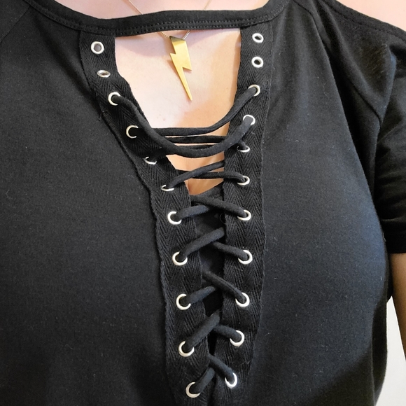⚡2/$25-NWOT- Black Cold-shoulder Lace-up Tee - Picture 2 of 12